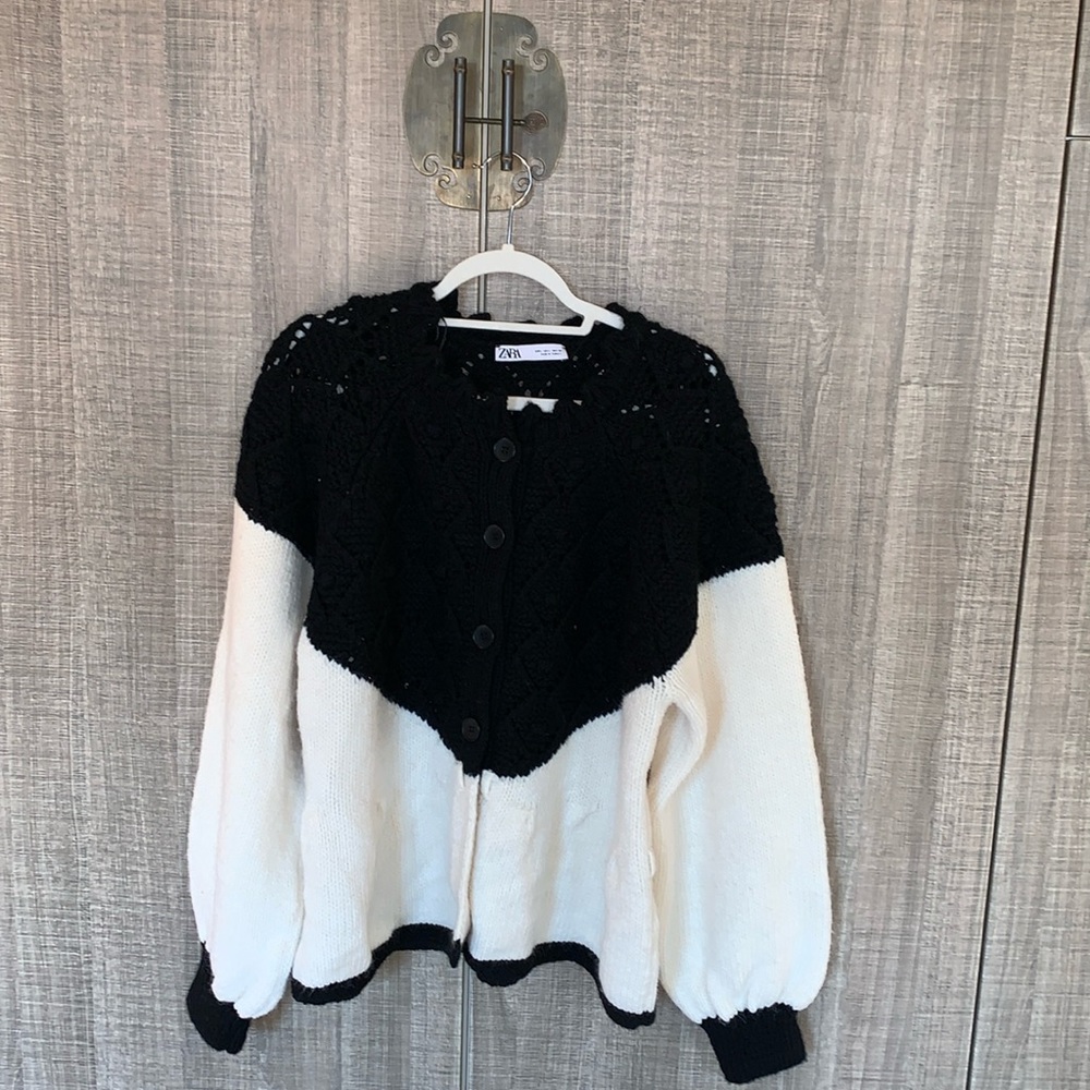 Zara Contrast Color Cinched Waist Long-Sleeved Shirt Cardigan‎